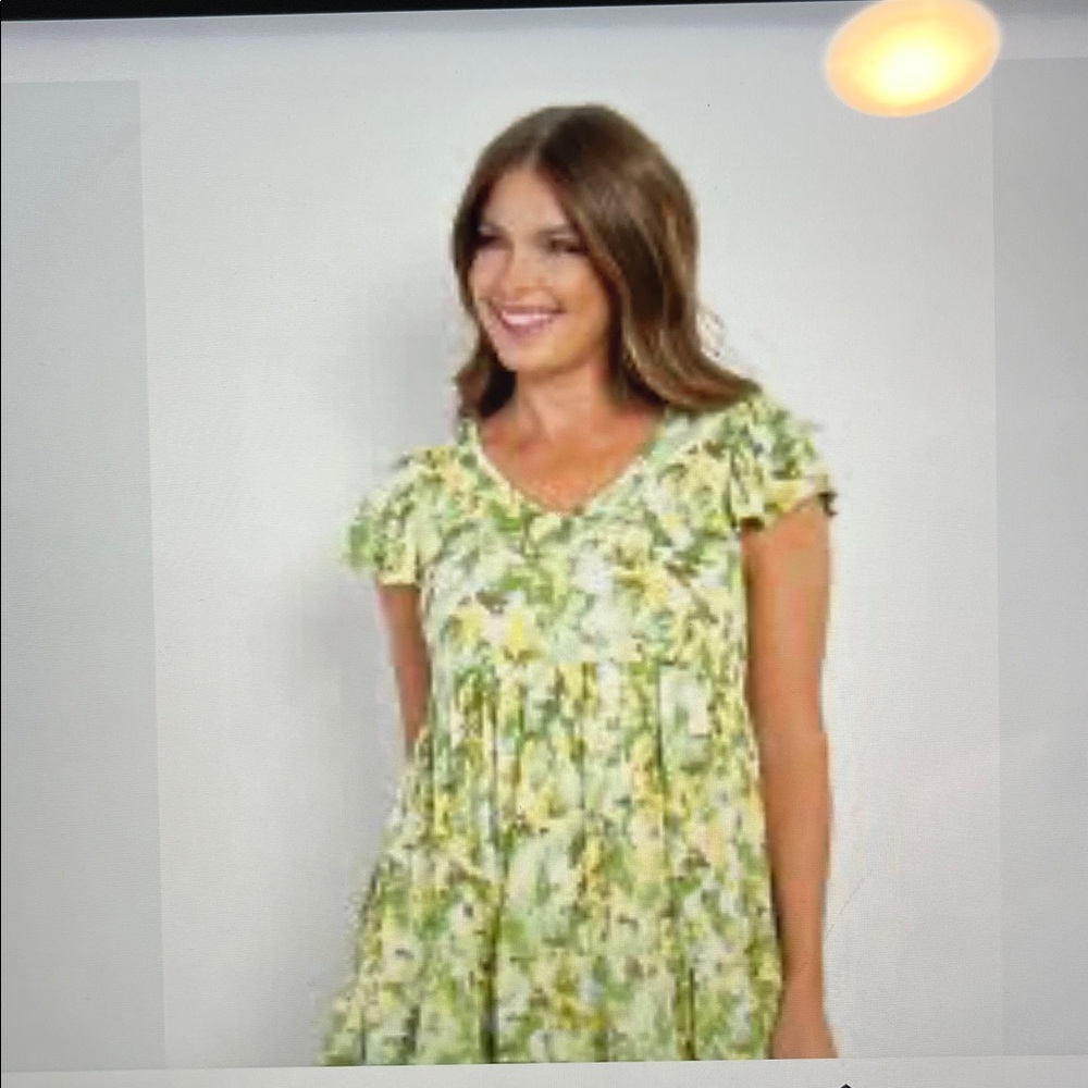 Be Stage Floral Ruffle Sleeve Babydoll Stretch Top Size Small